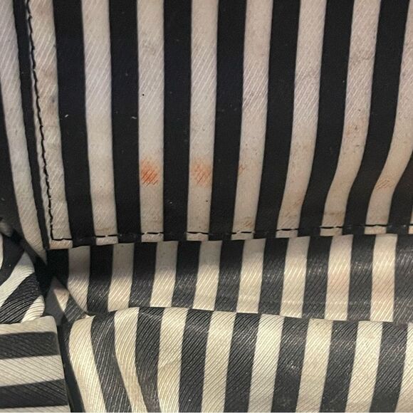 Kate Spade Southport Avenue Lydia bag Cream/black Pebbled Preowned - Picture 16 of 16